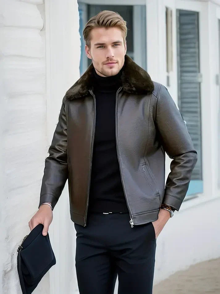 Blouson homme élégant en cuir marron, chaud et confortable, coupe classique intemporelle pour un style chic.