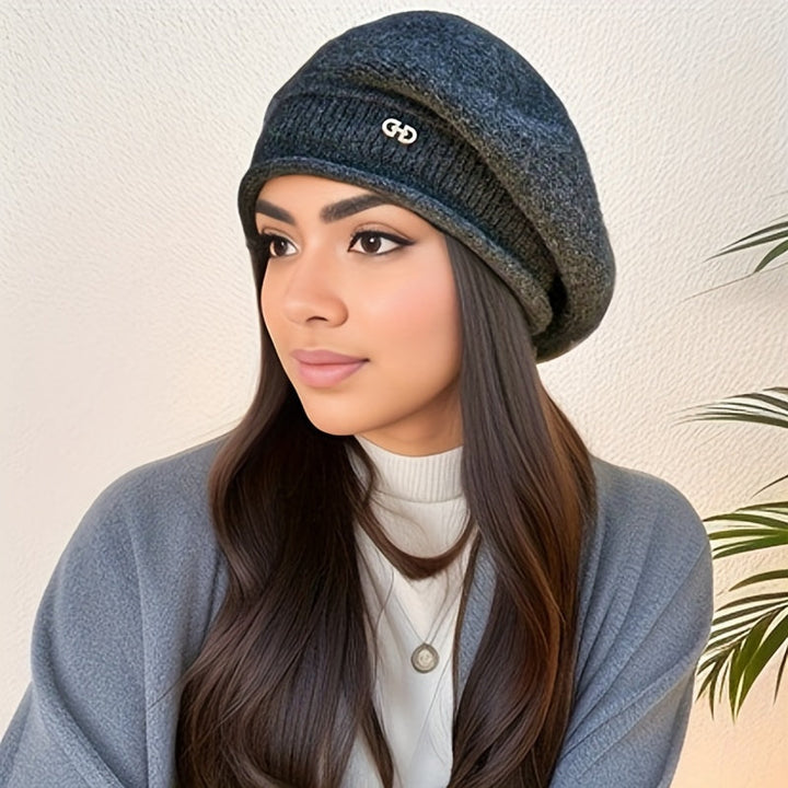 Béret en tricot doux et chaud pour femme. Parfait pour un style chic et décontracté.