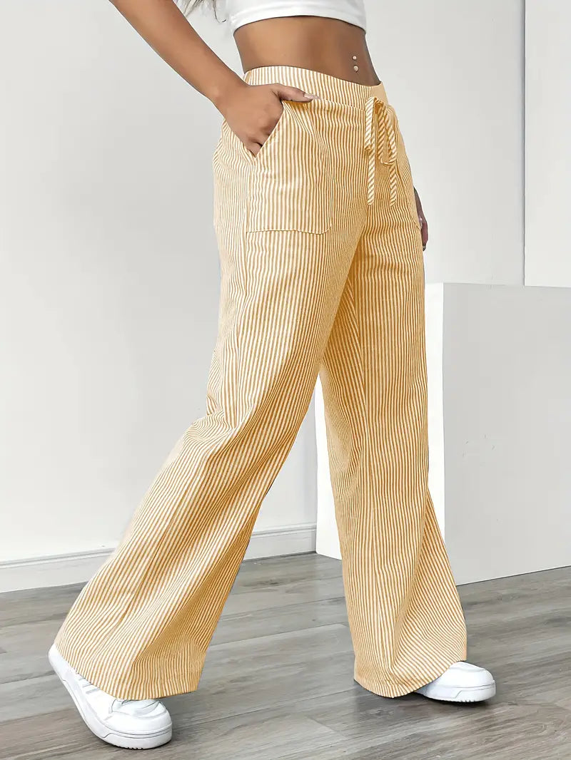 Pantalon large taille haute, motif rayé, pour un été stylé.