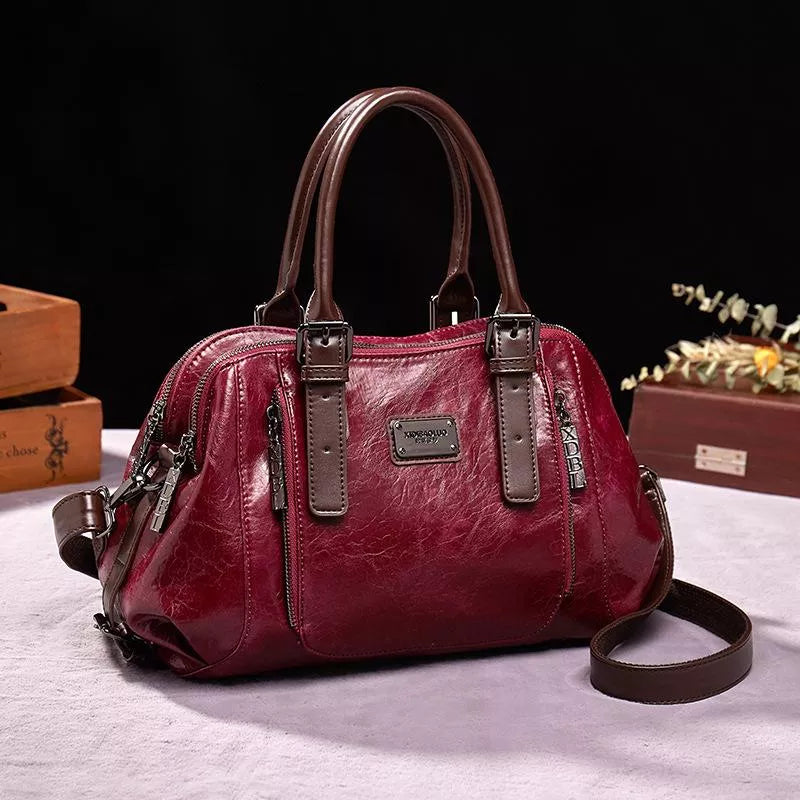 Sac à main noir vintage élégant pour femmes. Un accessoire de mode chic, pratique à l'épaule ou en bandoulière.