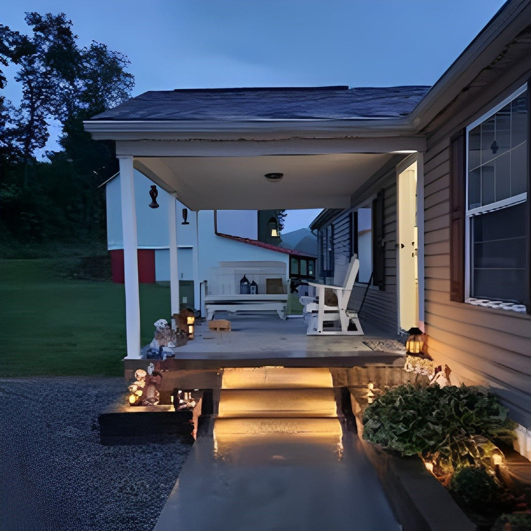 Solution d'éclairage solaire LED autonome pour escaliers et extérieur, détecteur pour plus de sécurité.
