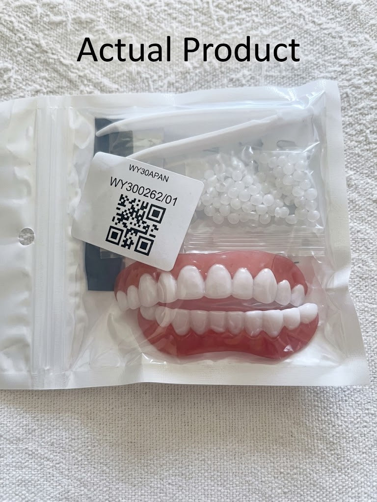 Gros plan sur la doublure en silicone SmileGuard pour prothèses dentaires, montrant sa texture douce et flexible.