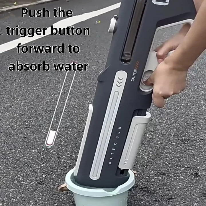 Pistolet à eau électronique pour adultes et enfants. Plaisir garanti lors des chaudes journées d'été.