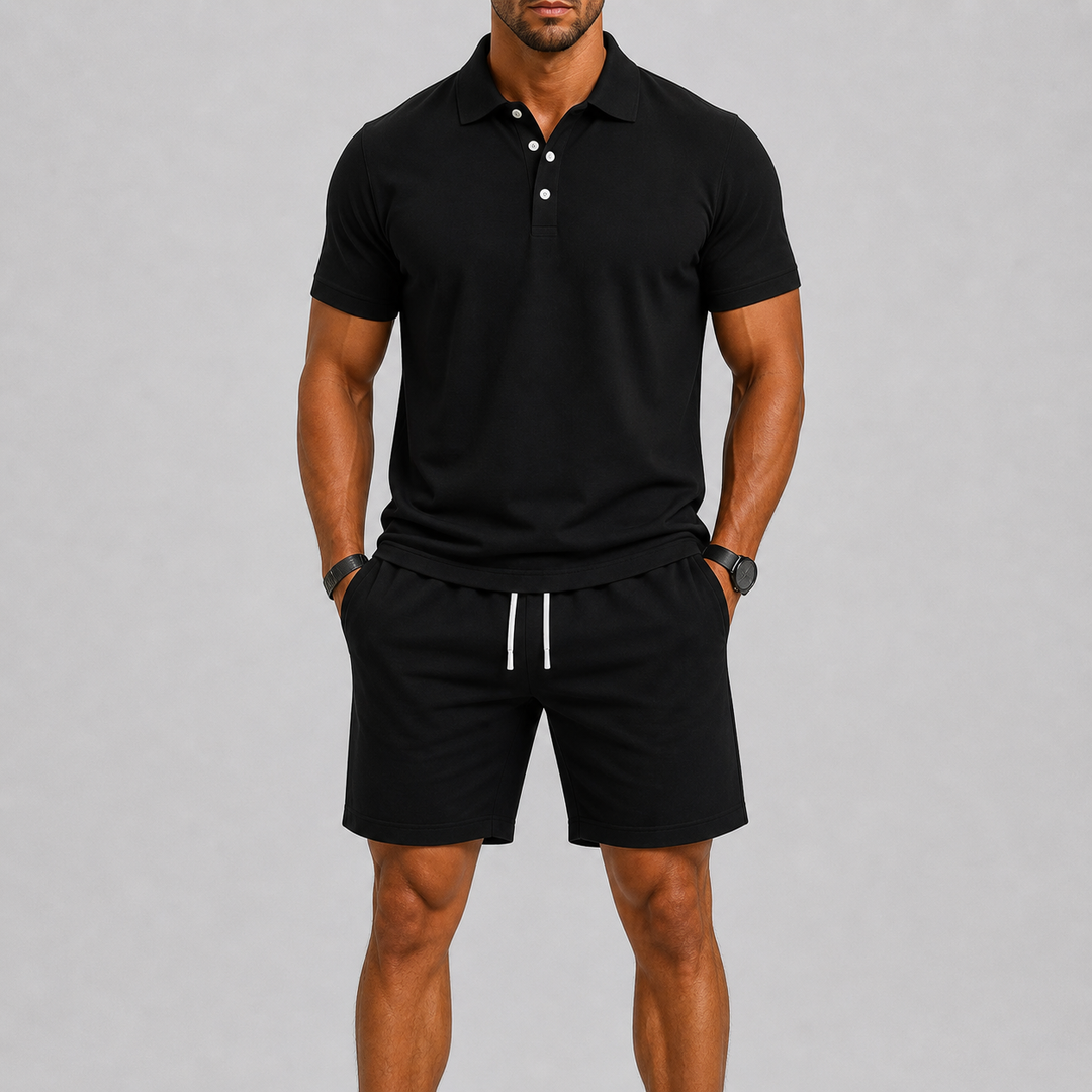 Polo et short homme assortis, coupe confortable pour l'été. Tenue décontractée et stylée, idéale vacances.
