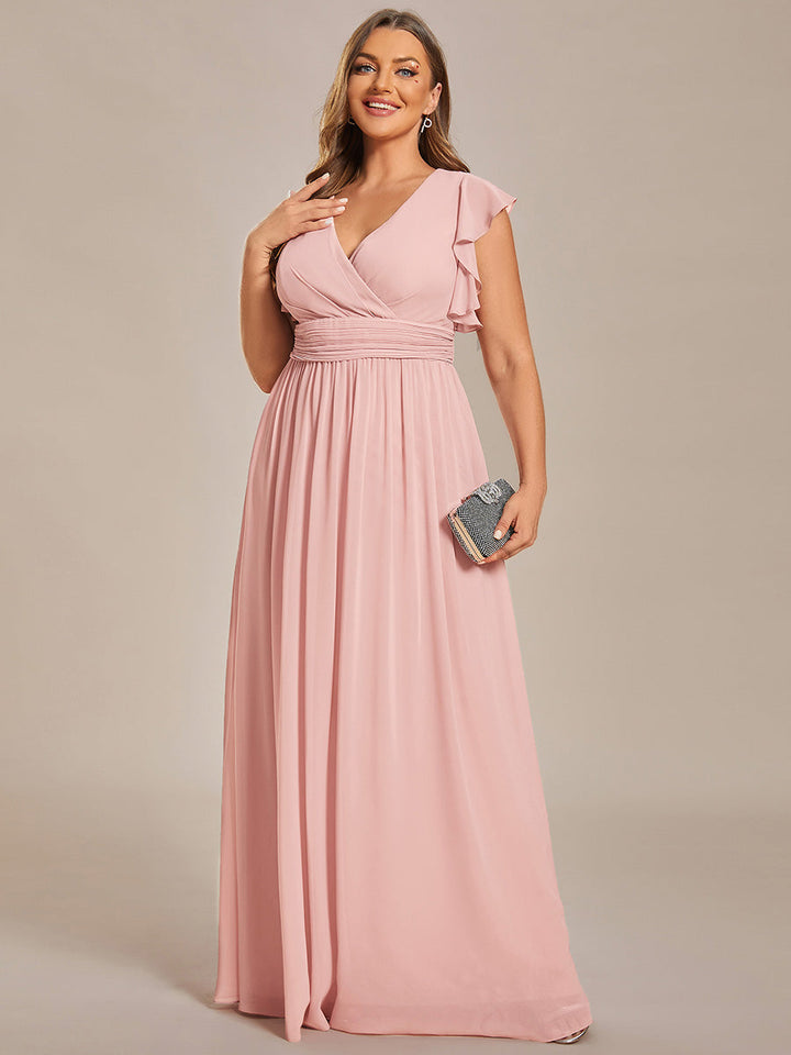 Robe de soirée élégante, dos ouvert, col en V. Fluide et maxi pour femme. Parfaite pour une fête chic et bohème.