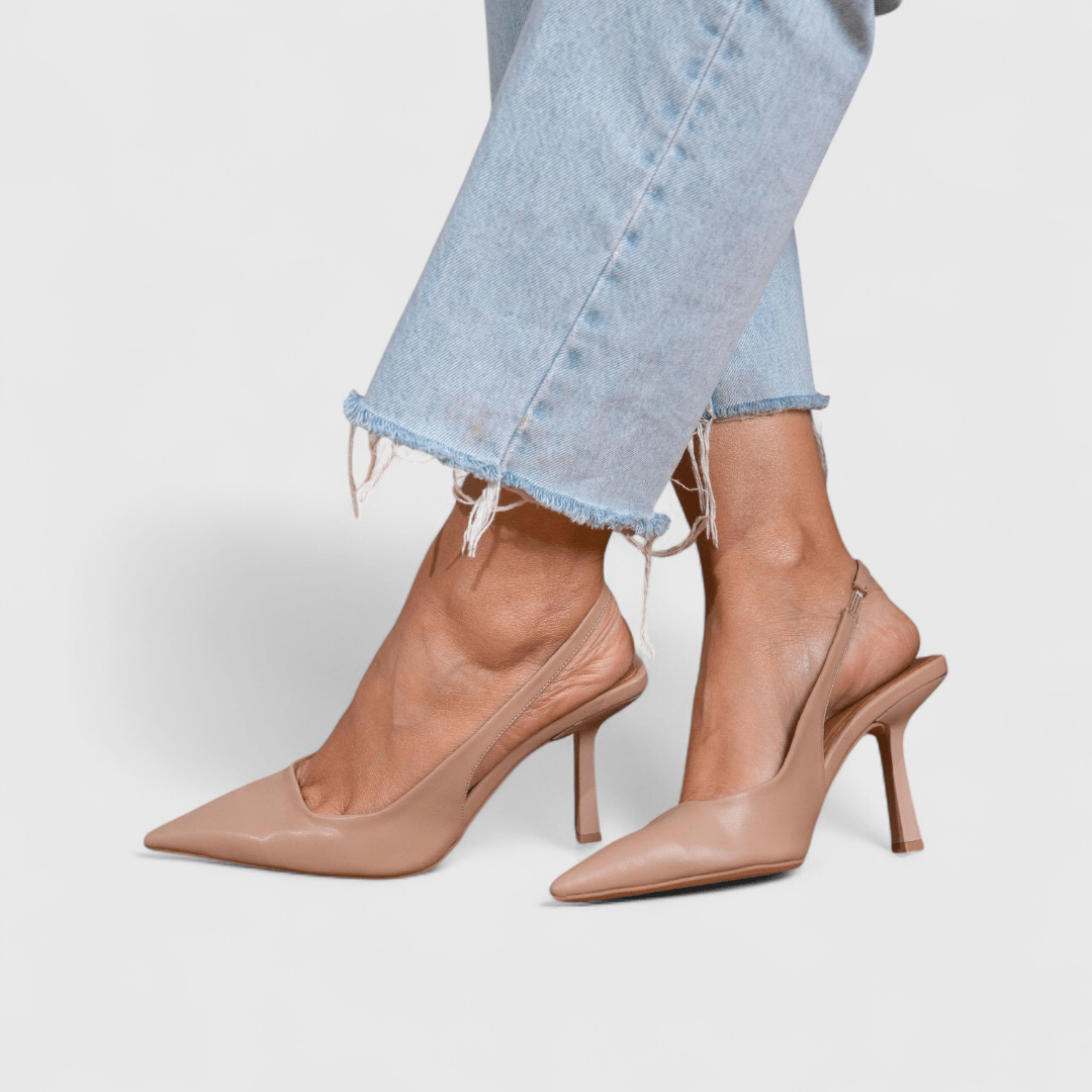 Escarpins de luxe pour femmes, orthopédiques et chics, offrent confort et soutien pour chaque pas élégant.