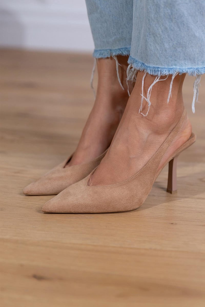 Talons hauts orthopédiques pour femmes, design chic et moderne, alliant confort et élégance sans effort.