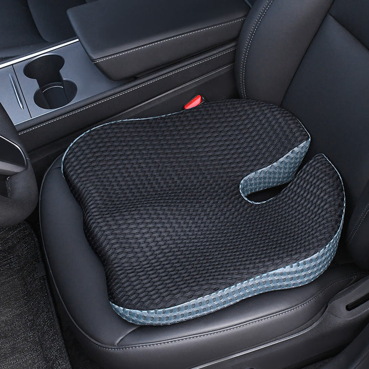 Coussin de siège ergonomique respirant en mousse mémoire pour voiture et bureau. Confort et soutien toute la journée.