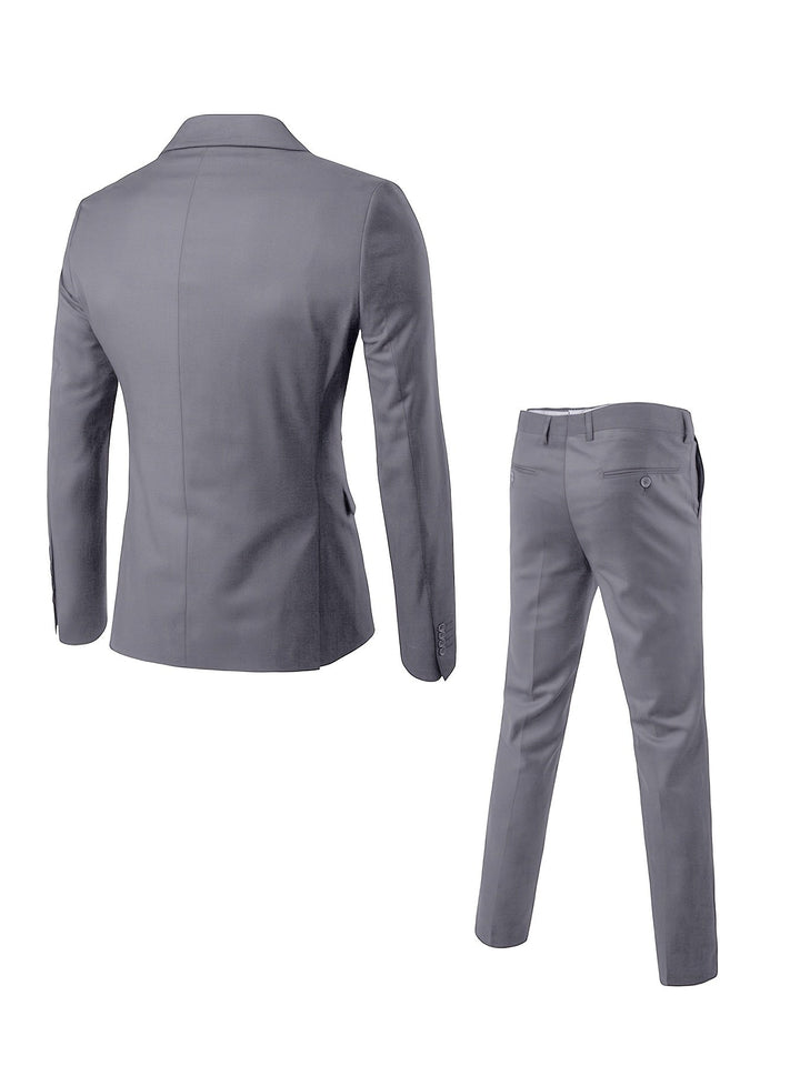 Costume de mariage homme gris élégant, coupe moderne et confortable pour le grand jour.