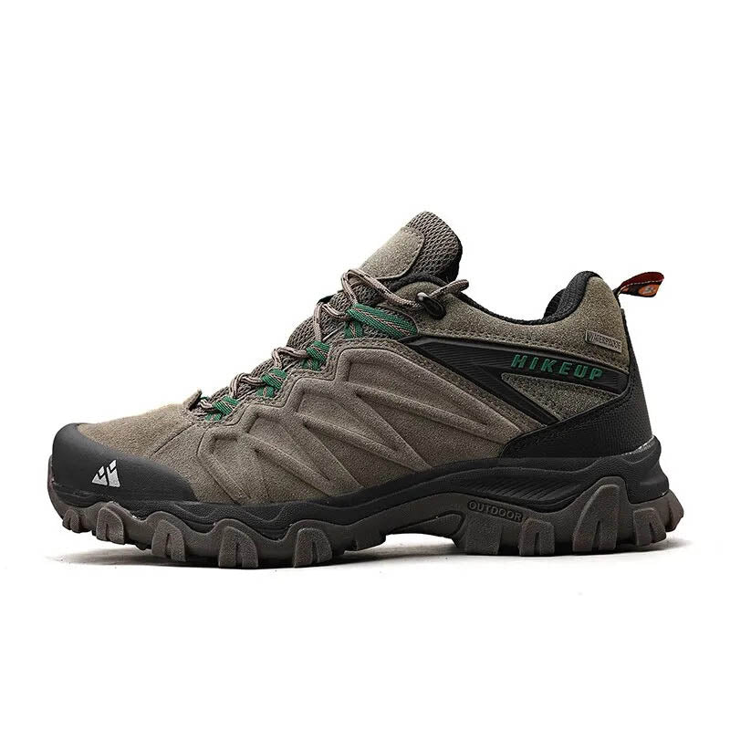 Chaussures de randonnée en cuir durables pour homme, idéales trekking et aventure en montagne.