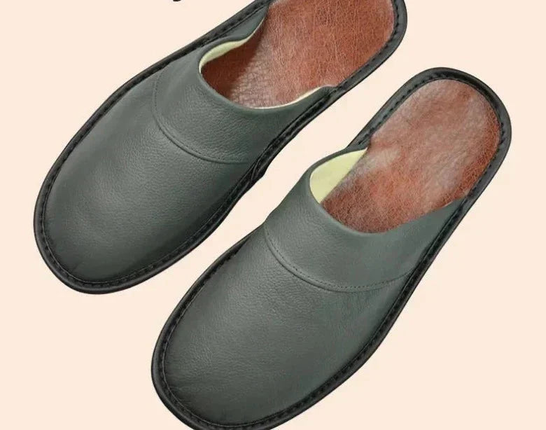 Chaussons doux et élégants pour hommes, idéaux pour le confort quotidien et la détente intérieure.
