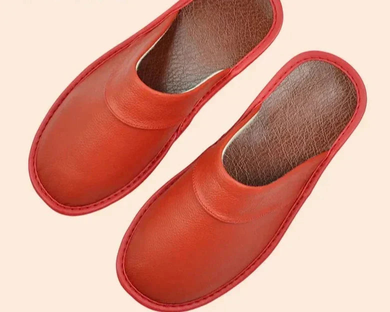 Pantoufles élégantes pour hommes, idéales pour se détendre à la maison avec un style sophistiqué et une douceur incroyable.