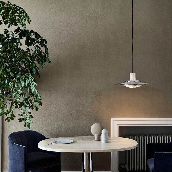 Lampe suspendue LED nordique avec abat-jour blanc, parfaite pour cuisine ou salle à manger moderne.