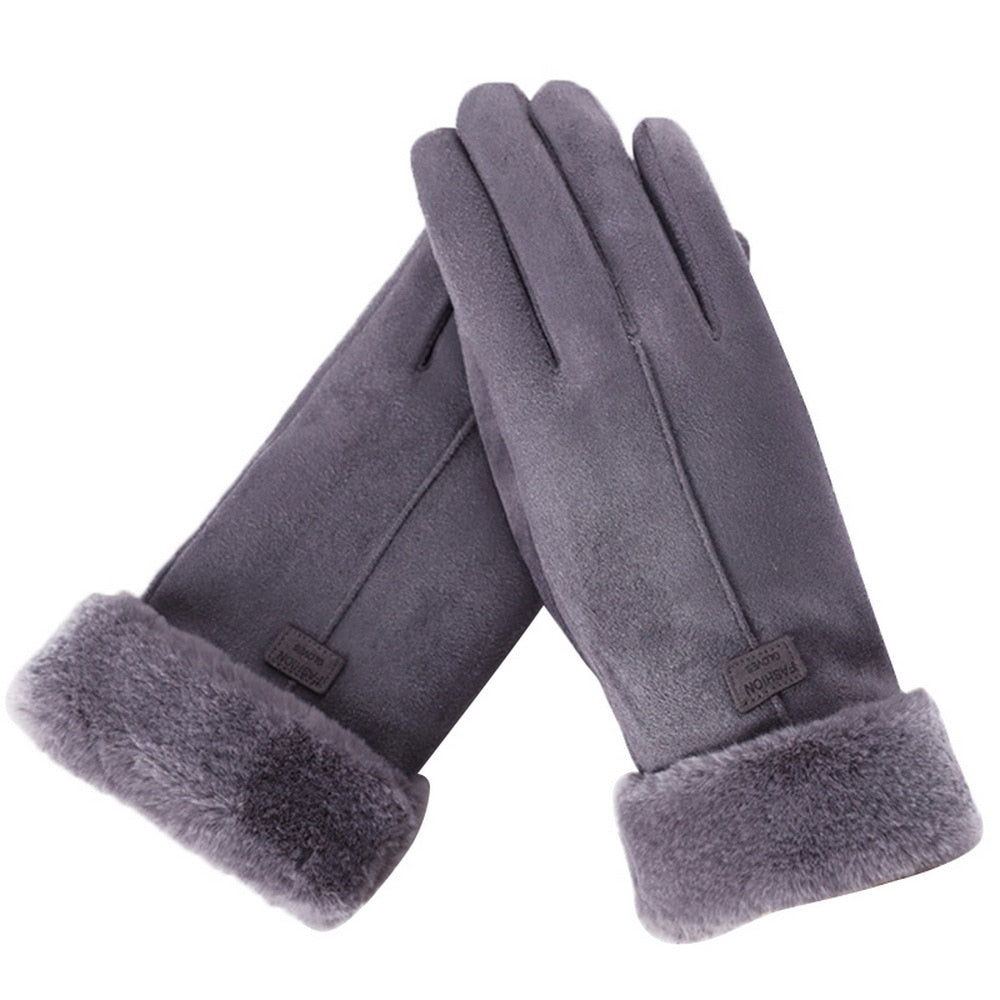 Accessoire hivernal essentiel : gants pour femme, doux, chauds et dotés d'une fonction tactile pratique.
