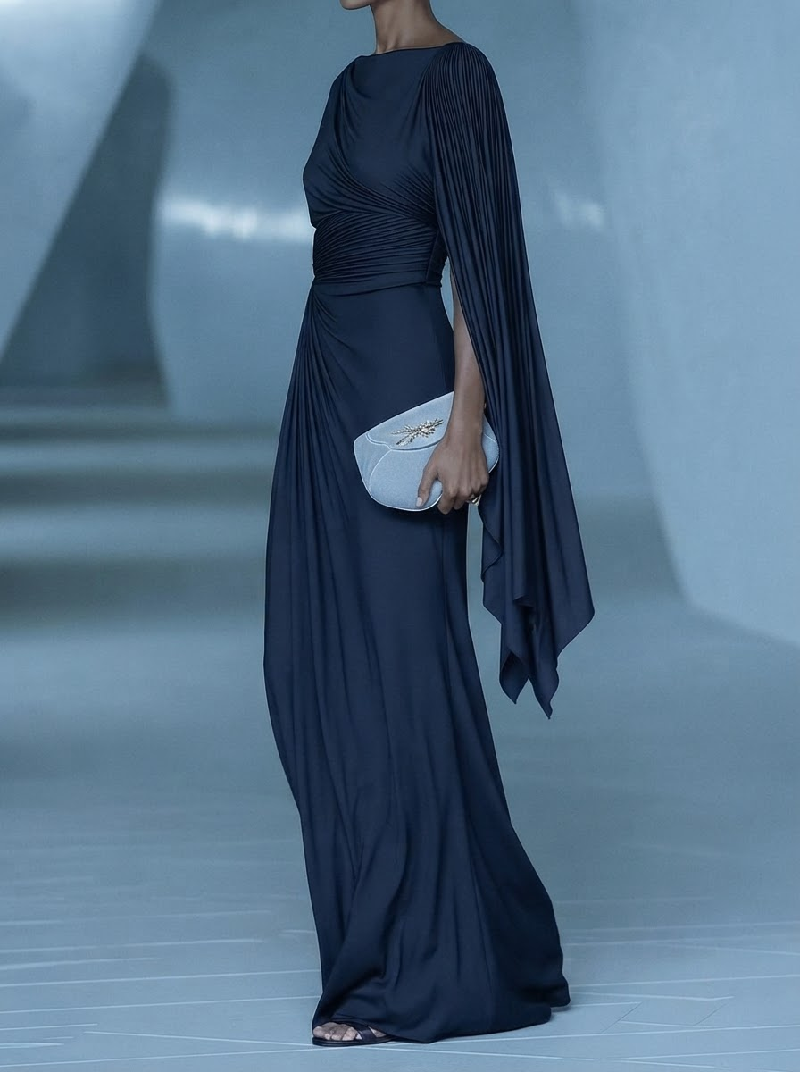 Tendance: robe longue asymétrique, plissée et drapée pour femme, idéale pour occasions formelles.
