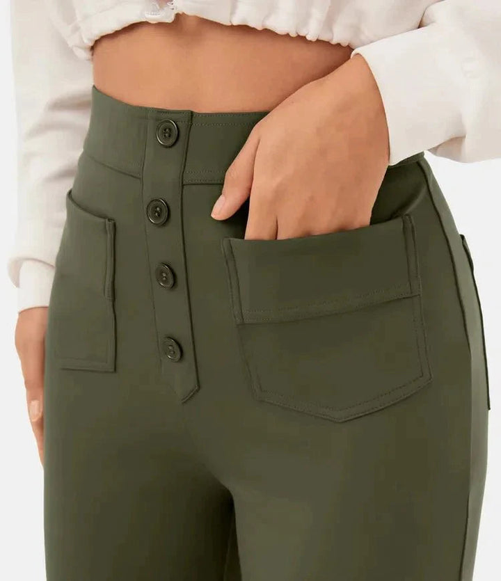 Vêtement femme chic : pantalon taille haute Isabeau, coupe droite, confort et élégance garantis.