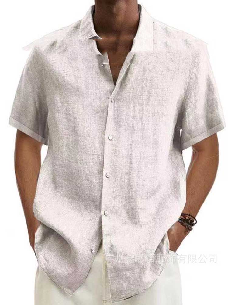 Chemise homme coupe regular, manches courtes, col classique. Confort optimal et style décontracté.