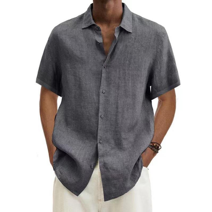 Chemise homme d'été à manches courtes, coupe regular. Look casual chic, parfaite pour le printemps.