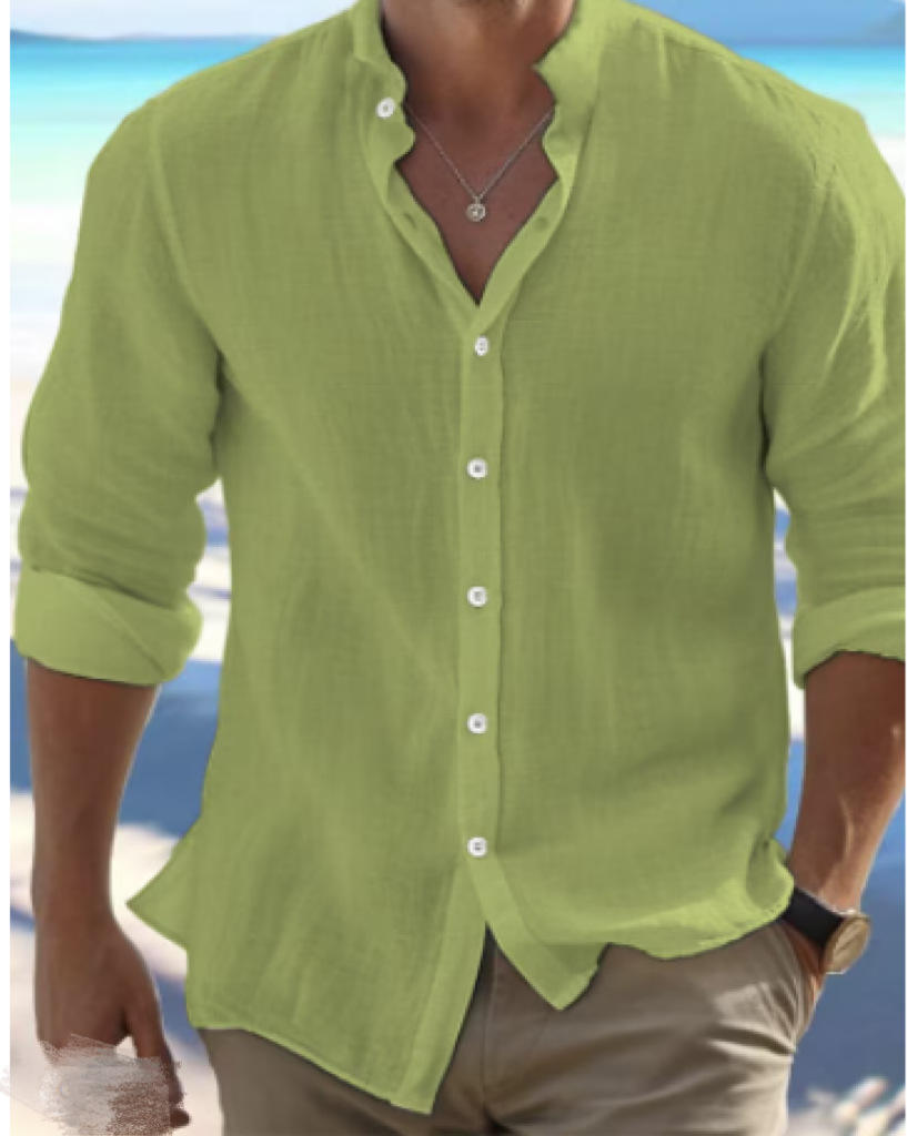 Image d'une chemise homme à manches longues, coupe slim, col classique, boutonnée, pour un look smart casual.