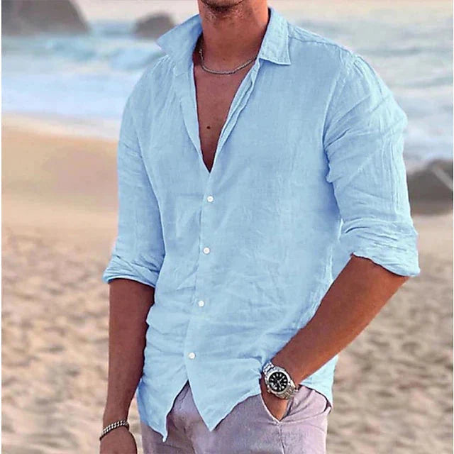 Chemise homme manches longues, coupe régulière, montrant l'aisance de mouvement, style décontracté masculin.