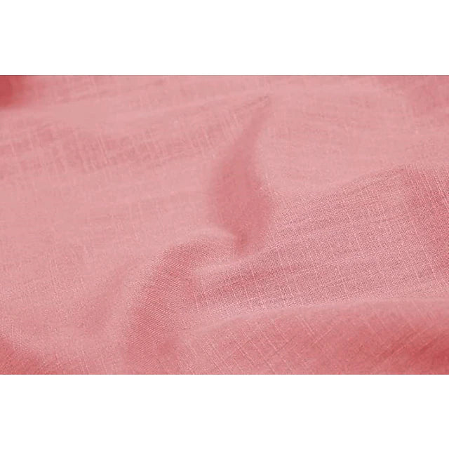 Texture du tissu de la chemise homme à manches longues, col classique, offrant confort et élégance décontractée.