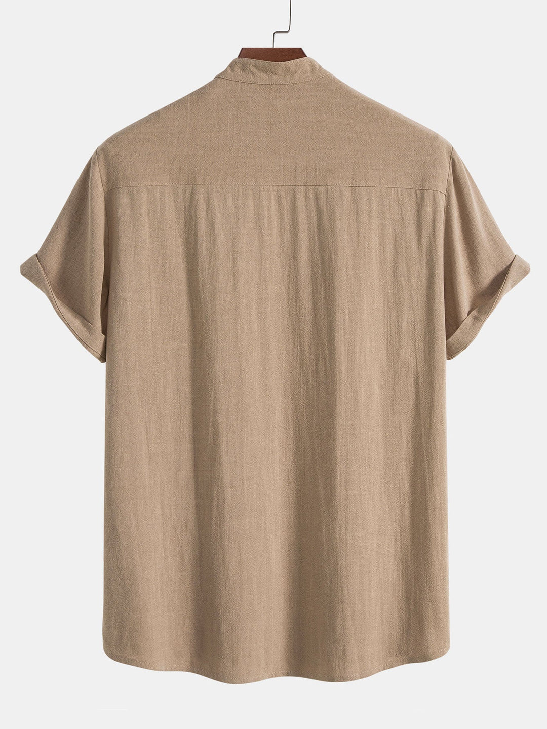 Ensemble homme polyvalent : chemise col mao et pantalon regular fit, parfait pour toute tenue décontractée.