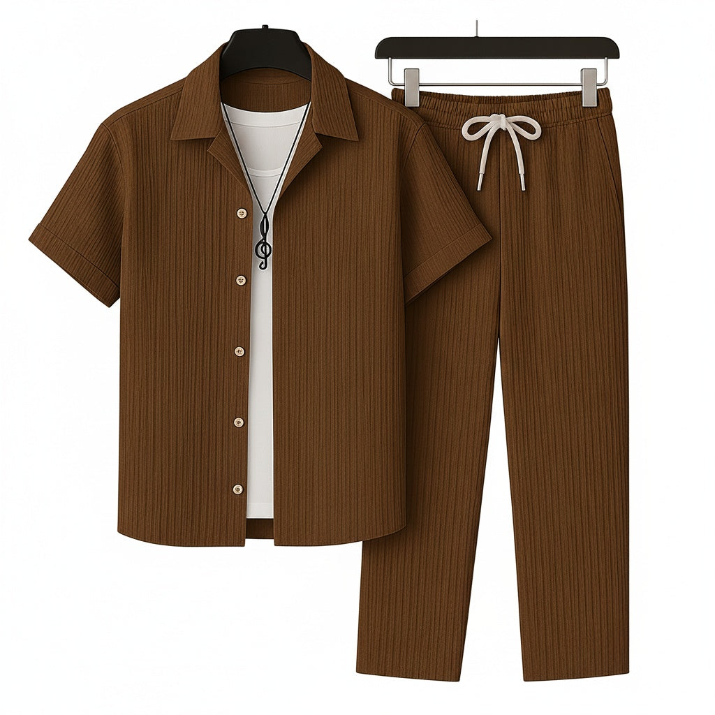 Ensemble homme décontracté casual chic: chemise manches courtes et pantalon cordon fluide. Parfait pour l'été.