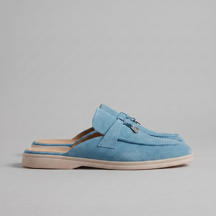 Loafers homme slip-on confortables à dos ouvert. Élégante boucle métallique. Mode masculine.