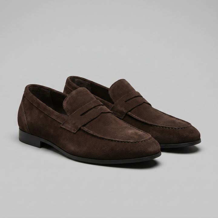 Élégance intemporelle : mocassins Penny homme en cuir, idéaux pour la ville et le confort.