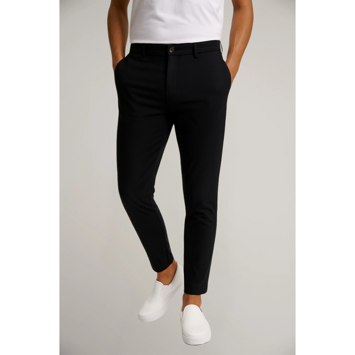 Pantalon chino homme slim fit offrant confort et liberté de mouvement. Parfait pour un style casual ou élégant au bureau.