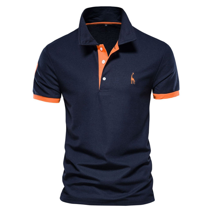 Polo homme élégant manches courtes, col classique, broderie girafe unique, coupe regular.