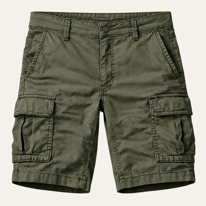 Confortable short cargo homme avec poches zippées, parfait pour un look décontracté, le voyage ou l'extérieur.