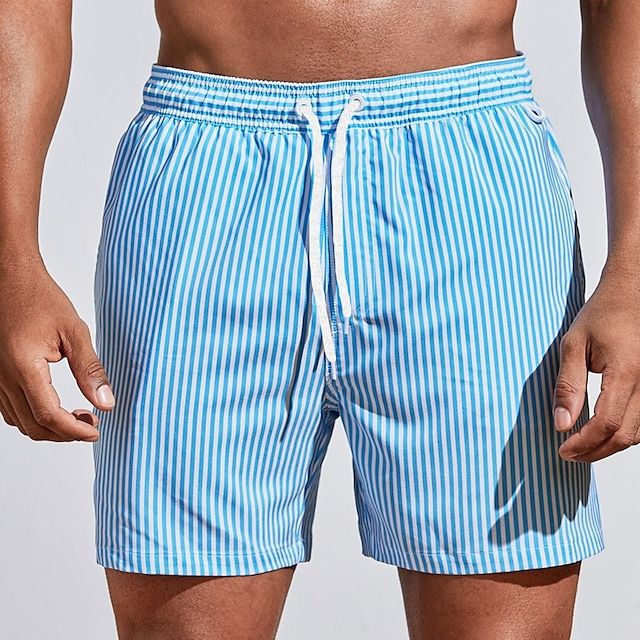 Short de bain homme rayé (bleu, vert, gris), idéal pour l'été, la plage et le confort estival.