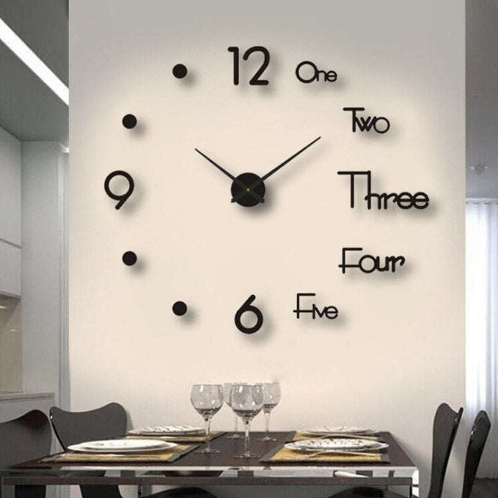 Horloge murale moderne avec chiffres romains, grand format pour une touche élégante dans la salle à manger.