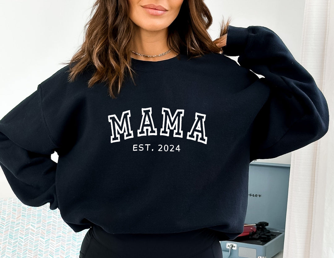Cadeau maman personnalisé: sweatshirt unisexe brodé noms enfants. Vêtement affectif unique.