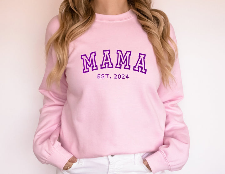 T-shirt personnalisé brodé noms êtres chers. Vêtement confortable, parfait cadeau souvenir.