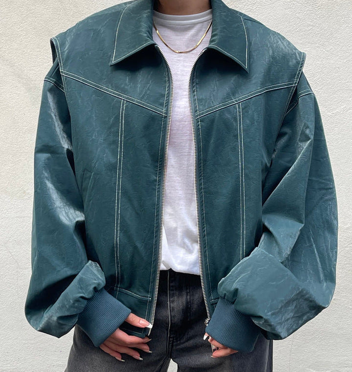Veste motard femme coupe loose, très chic. Col zippé, essentielle pour la mode urbaine.