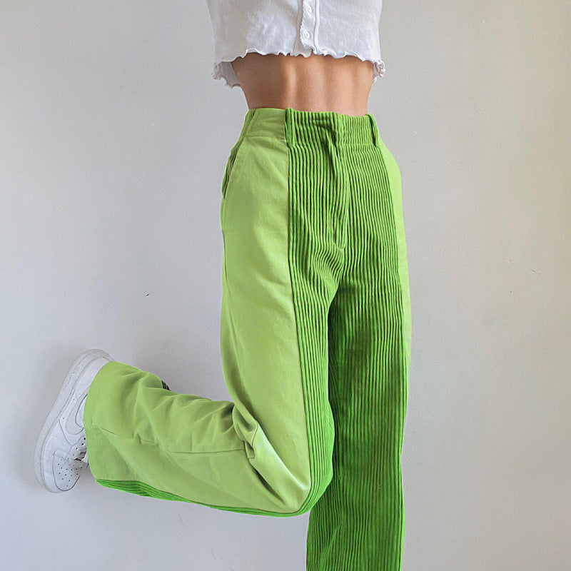 Élégant pantalon femme décontracté, coupe droite ample, en couleur unie pour un confort optimal.