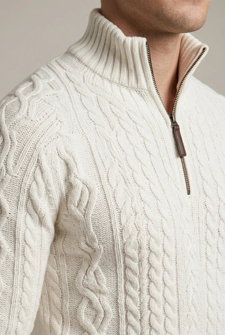 Pull homme élégant et confortable, tricot torsadé avec col zippé. Style casual mode hiver.