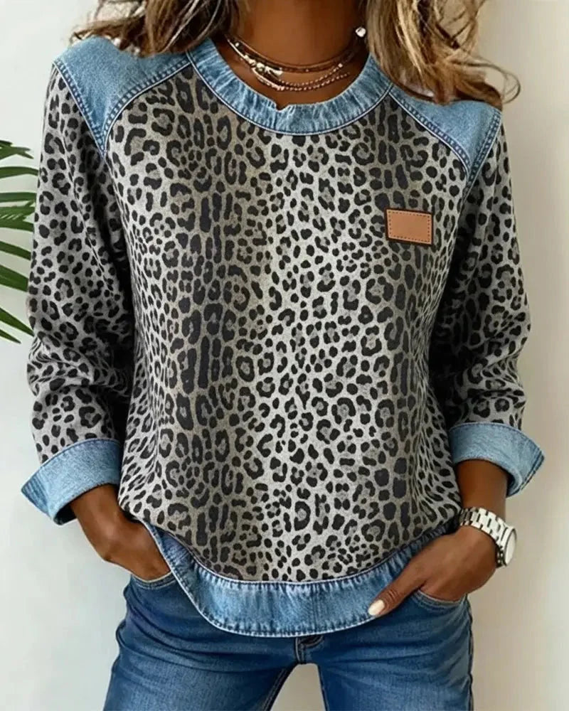 Design unique: sweatshirt femme patchwork avec motif floral embossé. Col rond, style chic.