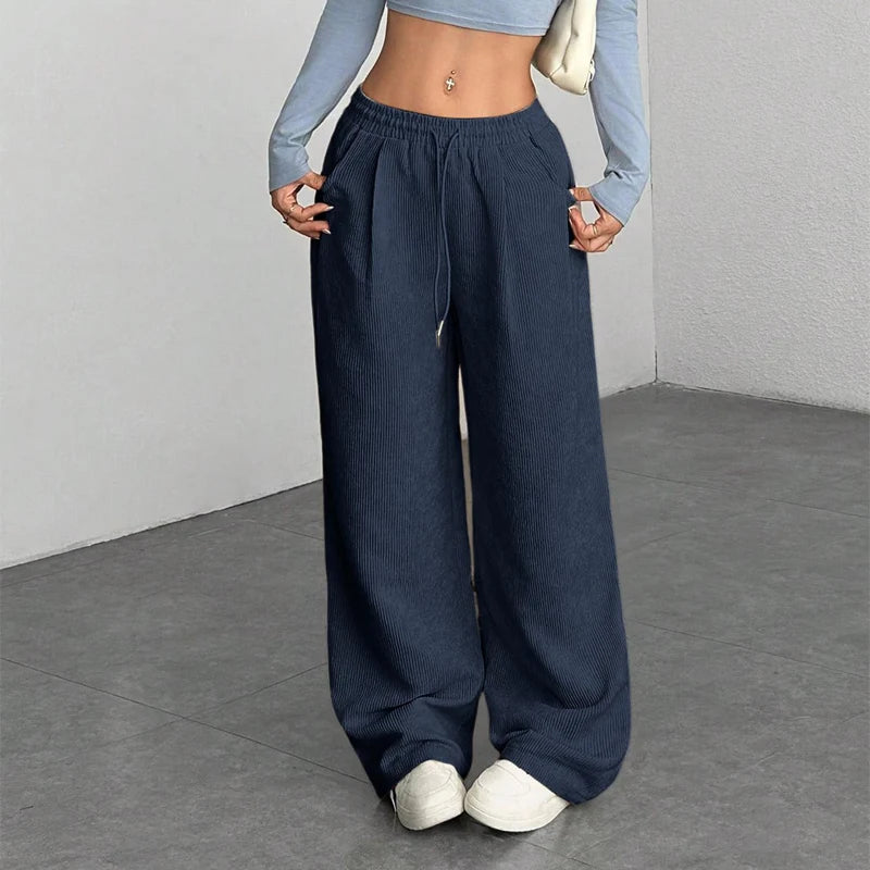 Pantalon confortable femme en velours côtelé, style ample et décontracté, pour un quotidien stylé.