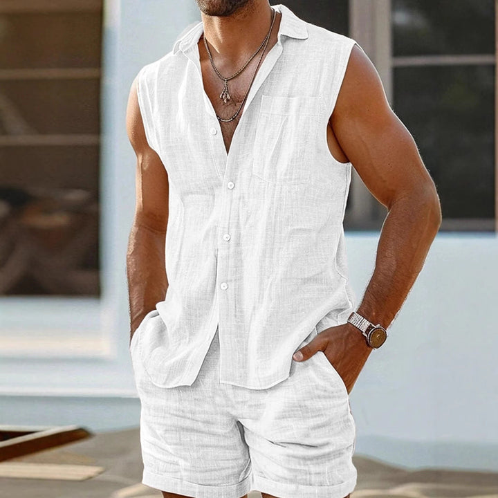 Short homme confortable en coton mélangé, pièce de l'ensemble décontracté parfait pour une tenue d'été.