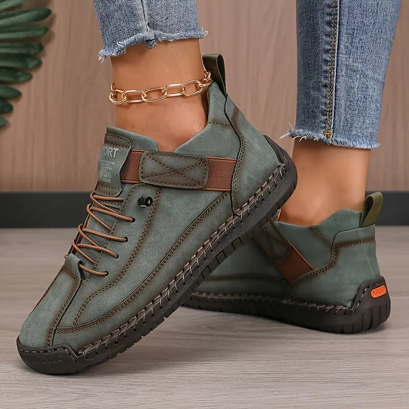 Bottes homme basses confortables pour un usage quotidien. Style classique et polyvalent, parfaites pour l'urbain.