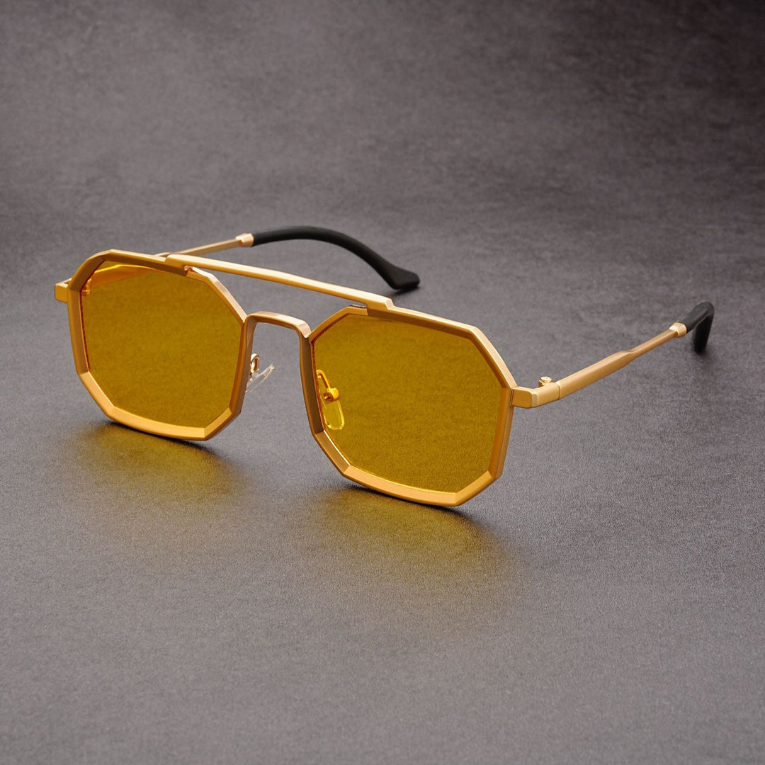 Lunettes de soleil femme futuristes double pont, accessoire de mode pour une protection solaire stylée.