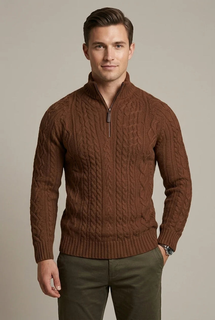 Pull homme tricoté torsadé avec col montant zippé. Style automne hiver, chaud et tendance.
