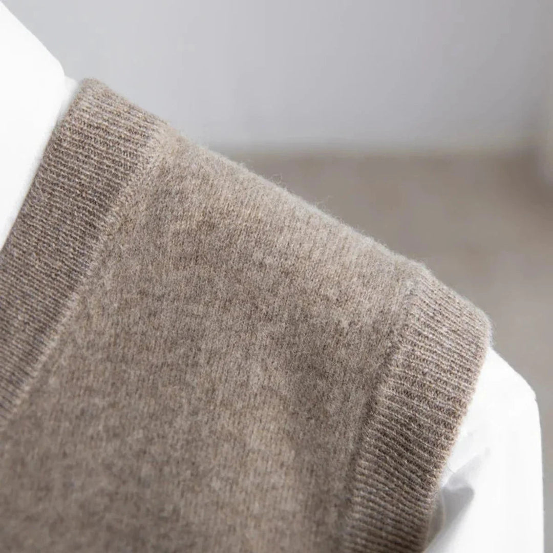 Gilet homme ample pour l'automne-hiver, idéal pour une tenue quotidienne décontractée et stylée.