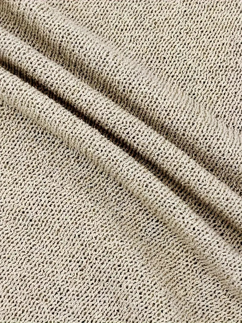 Robe mini femme élégante, dos nu. Bretelles fines. Parfaite pour l'été et un look chic.