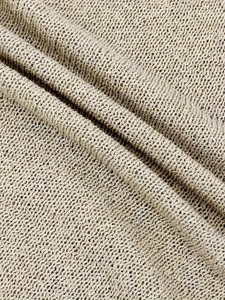 Robe mini femme élégante, dos nu. Bretelles fines. Parfaite pour l'été et un look chic.