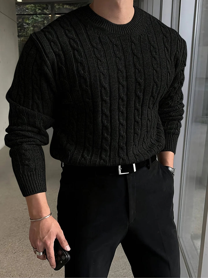 Confortable pull homme col roulé, chaleur hivernale, maille texturée. Idéal mode masculine.