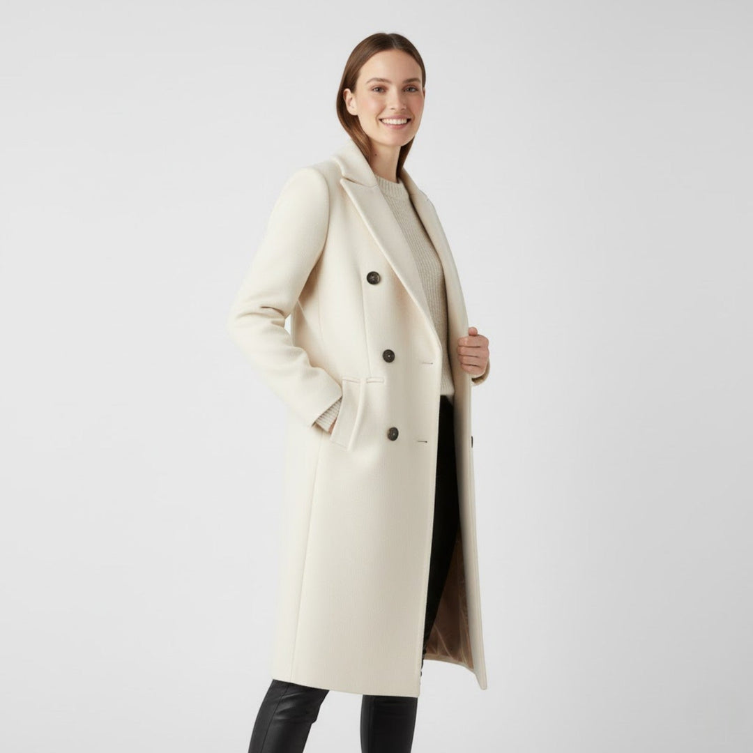 Manteau croisé femme chic, parfait pour un style hivernal élégant. Chaud et confortable, un essentiel mode.